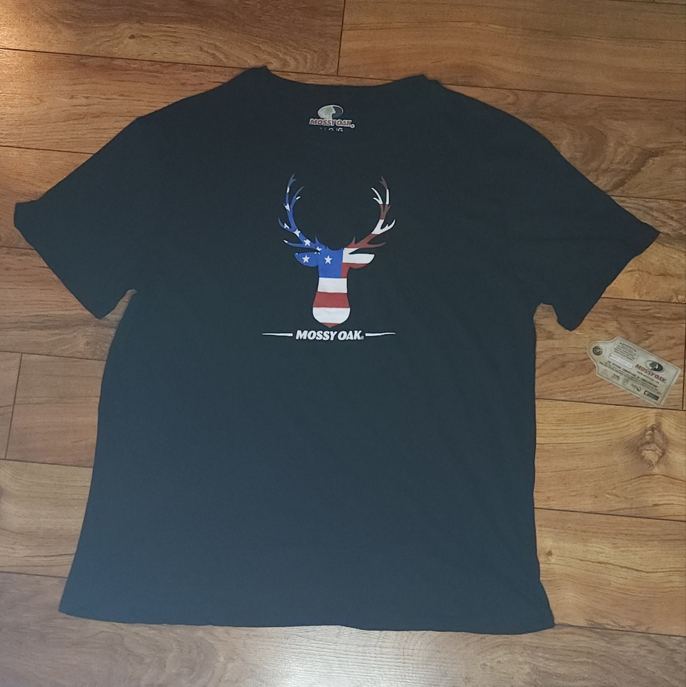 MOSSY OAK American flag deer head Unisex T shirt